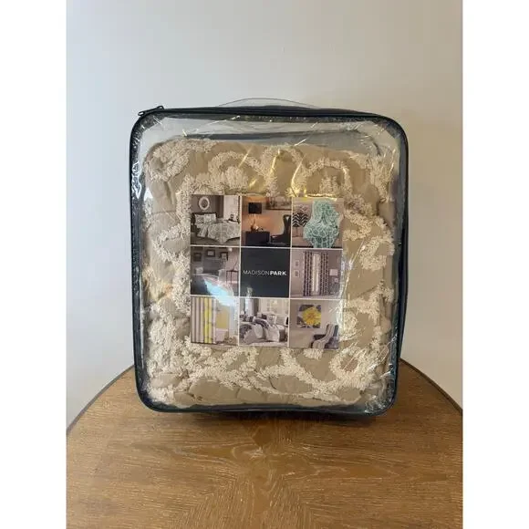 Madison Park King Bedspread Set Beige Chenille Tufted 3pc Luxury Bedding - Picture 8 of 9